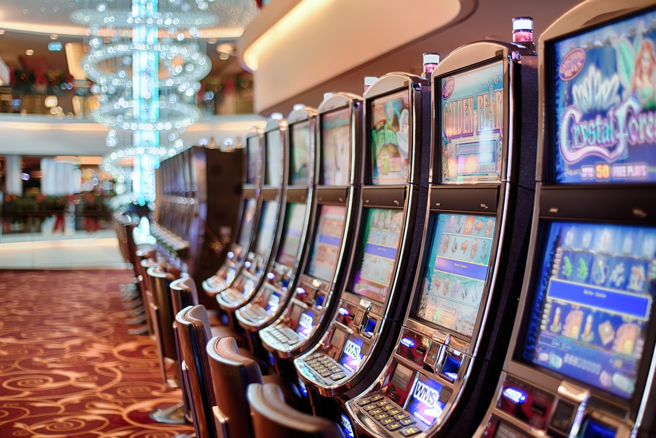 The History and Evolution of Online Casinos: From Early Games to Modern Platforms